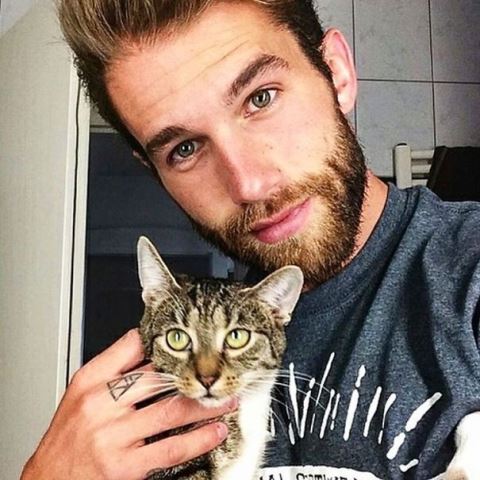 25 фото жгучих красавцев и их котиков 4-мужфины-и-коты