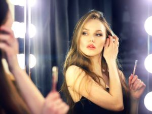 Зимовий макіяж: які кольори використовувати Зимовий макіяж 2018: модні кольори і тенденції