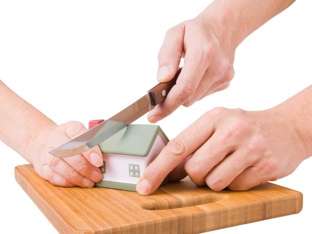 Как правильно делить имущество при разводе? 110105_shutterstock_74045722