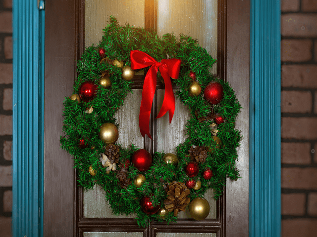 Как украсить квартиру на Новый год 2022: простые идеи декора