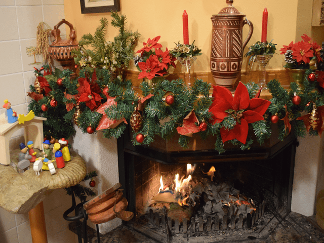 Как украсить квартиру на Новый год 2022: простые идеи декора