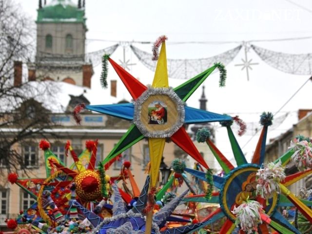 Як зробити різдвяну зірку на палиці для колядування 5
