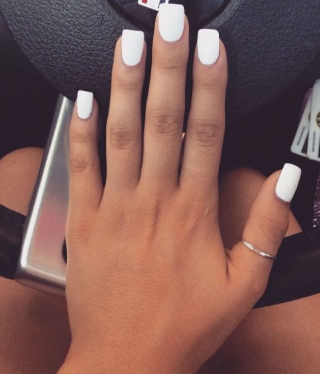 Літній манікюр 2017: модні тенденції в фото 307c317946345cf4b40e141152aa135f