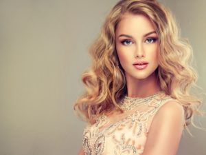 Сукні на випускний 2019 – тренди