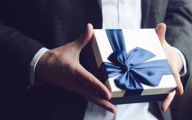 Що подарувати на День Захисника України? 673386344