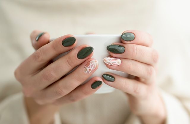 Модні тенденції в манікюрі на 2018 рік від зірок телеканалу СТБ 615974064