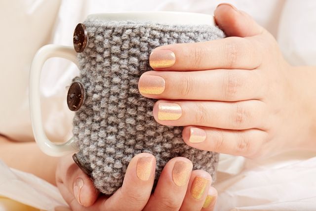 Модні тенденції в манікюрі на 2018 рік від зірок телеканалу СТБ iStock-629112124