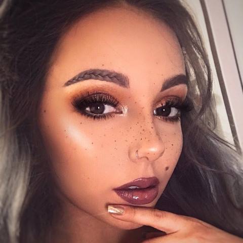 Брови 2018: модні тенденції року і лайфхаки від Олени Мельник Брови 2018: модные тенденции