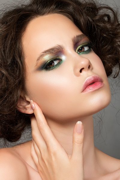 Зимовий макіяж: які кольори використовувати Beauty portrait of young woman