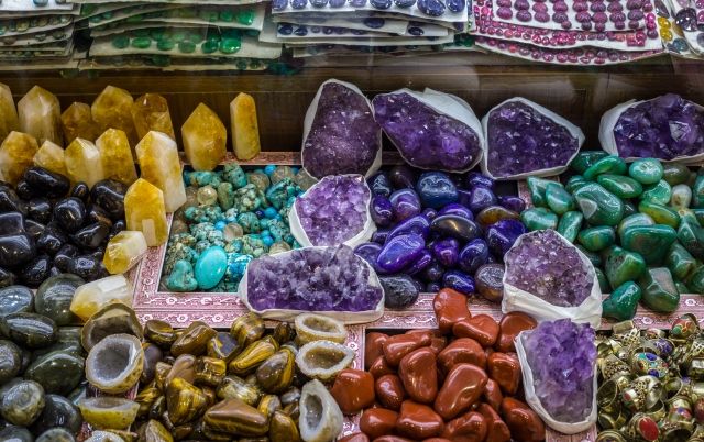 Камені по знаку зодіаку: дорогоцінні й напівдорогоцінні (властивості за гороскопом)