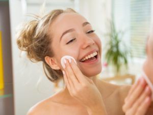 Термальна вода для обличчя: властивості і як зробити своїми руками