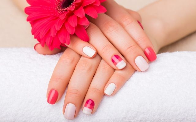 Манікюр на 8 Березня: ідеї в фотографіях маникюр на 8 марта