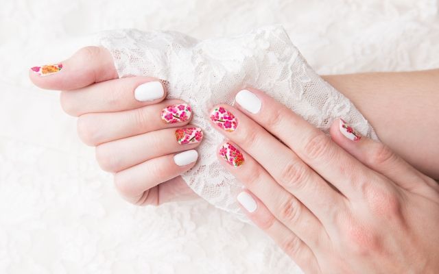 Манікюр на 8 Березня: ідеї в фотографіях маникюр на 8 марта