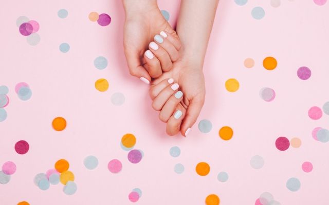 Манікюр на 8 Березня: ідеї в фотографіях маникюр на 8 марта