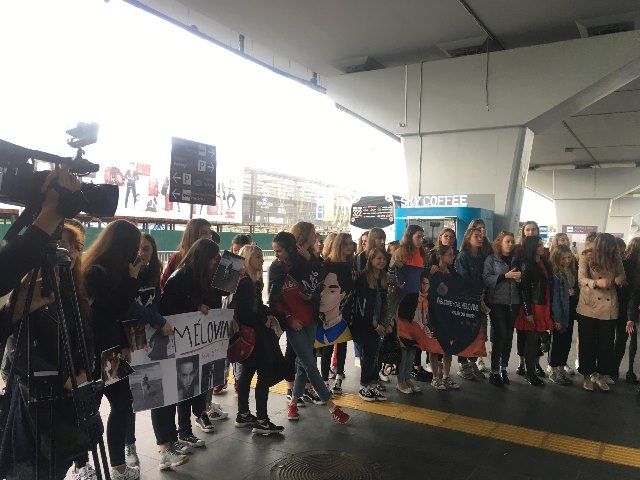 Євробачення-2018: шанувальники зустріли MELOVIN’а в аеропорту photo5458563182068083126