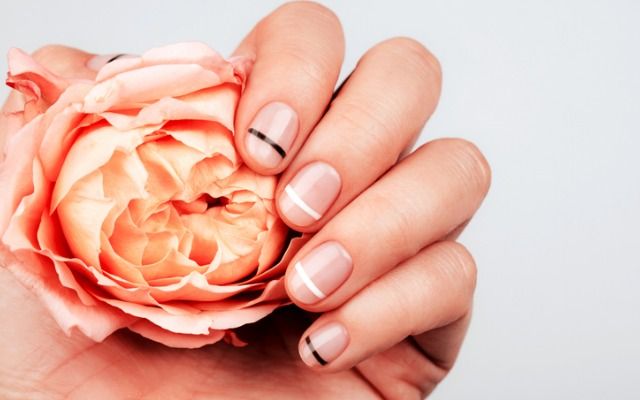 Останній дзвоник 2019: ідеї манікюру у фото манікюр 2019