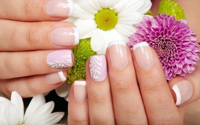 Останній дзвоник 2019: ідеї манікюру у фото Манікюр 2019