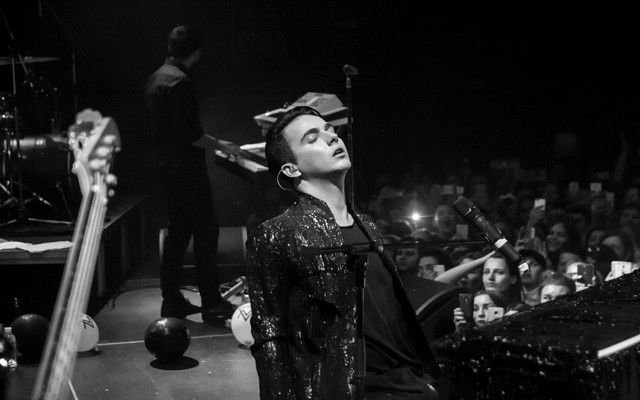 MELOVIN поклонился своим фанатам на киевском концерте кайфует