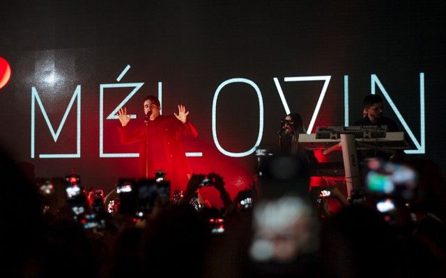 MELOVIN поклонился своим фанатам на киевском концерте под лид