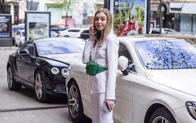 Сумка на пояс: з чим носити сумку-бананку влітку 2019 сумка бананка