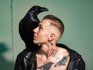 Міша Панчишин – Притягуєш сльозами: дебютна пісня від переможця Х-фактор-8