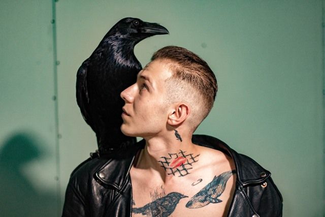 Победитель Х-фактор-8 Михаил Панчишин раскрыл подробности своего дебютного клипа