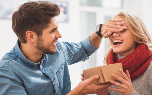 Как оригинально поздравить с Днем святого Валентина: 10 способов от Григория Решетника iStock-635759704