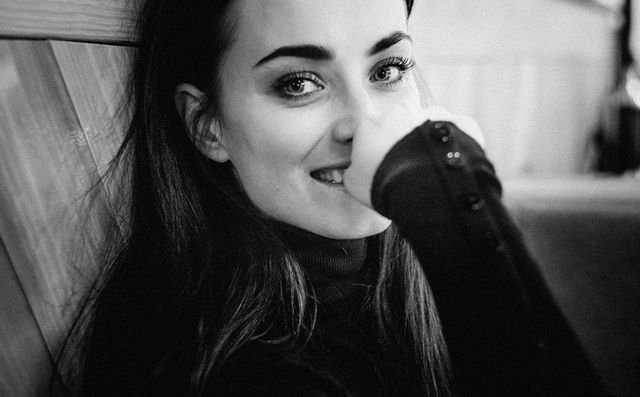 «За витриной»: эксклюзивное интервью с актрисой Ксенией Мишиной за витриной вика