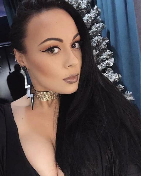 Яскрава учасниця 3-го сезону Анна Шут із тріо «3D» знову повернулася на «Х-фактор»! Анна Шут трио 3Д