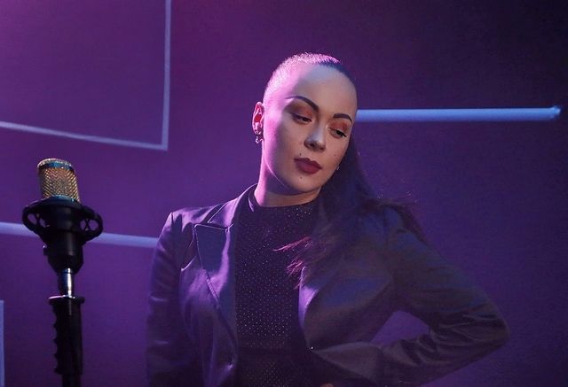 Яскрава учасниця 3-го сезону Анна Шут із тріо «3D» знову повернулася на «Х-фактор»! Анна Шут х фактор