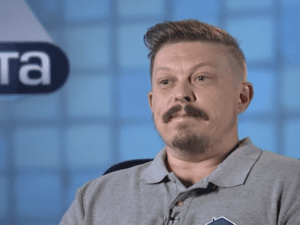 «Хата на тата» – 8: як тато-лінивець навчався заново читати
