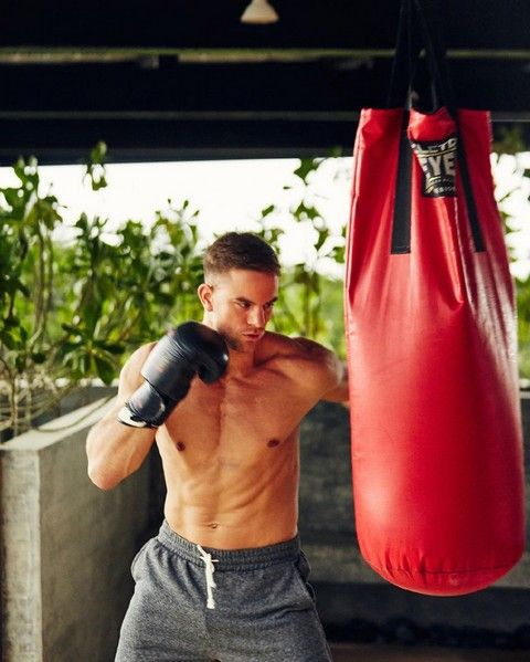 Головні герої проєкту Холостяк 2020 за кордоном