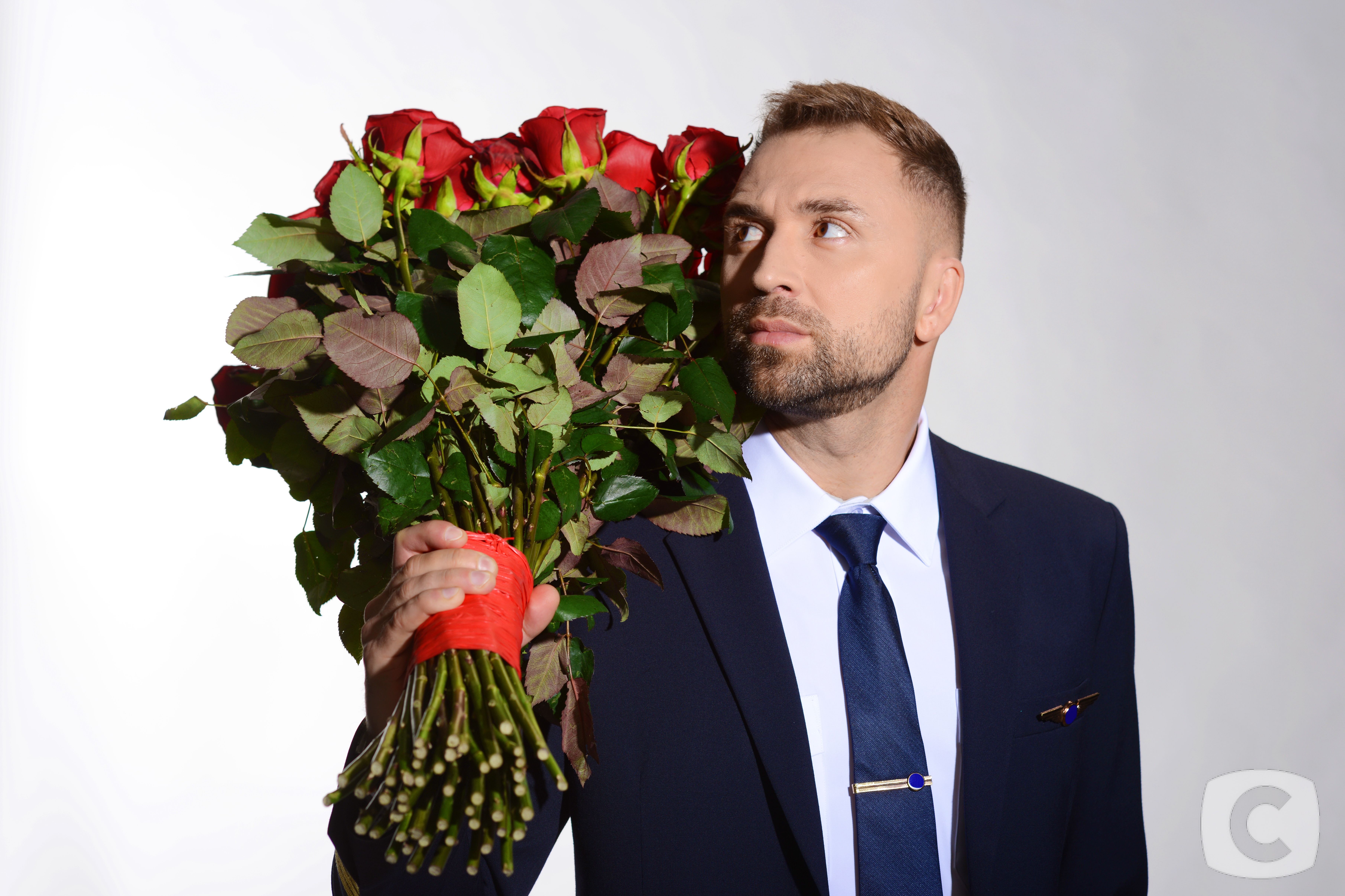 Холостяк Макс Михайлюк: Для подарка любимой повод не нужен макс михайлюк