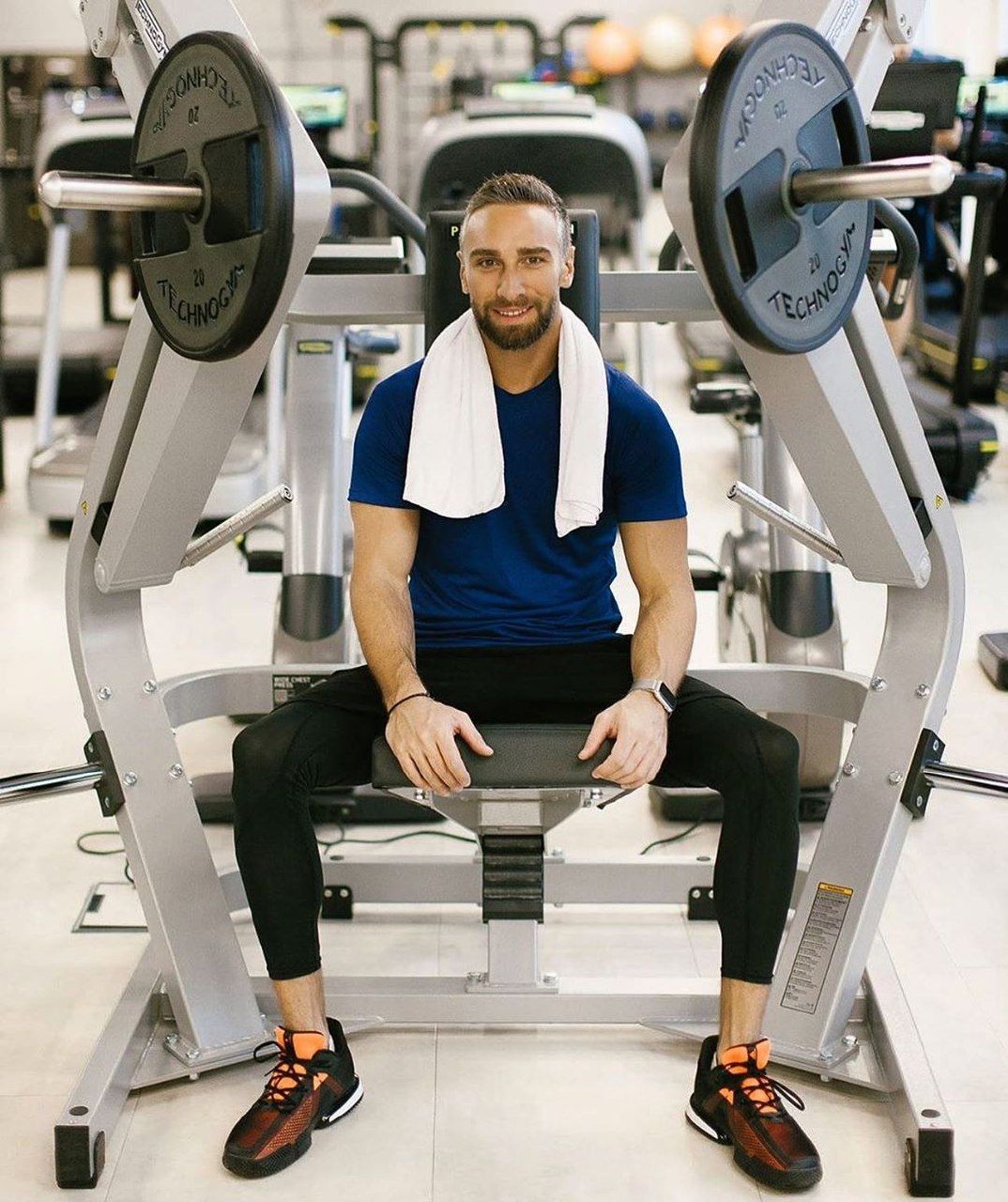 Карантин 2020: тренування вдома від Іраклі Макацарія Як тренуватись вдома під час карантину