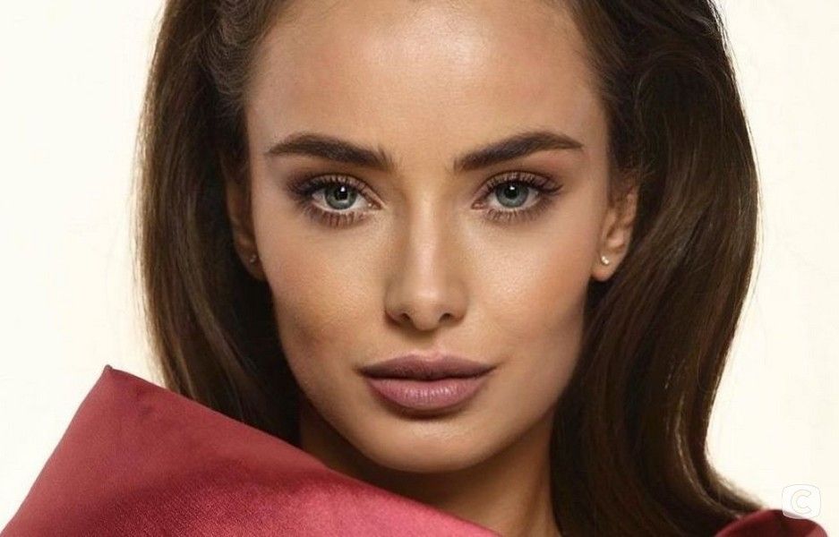 У чому зустрічати Новий рік 2021: образи Холостячки Ксенії Мішиної У чому зустрічати Новий рік 2021: образи Холостячки Мішиної