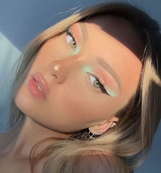 Який макіяж зробити на Новий рік 2021: варіанти в фото