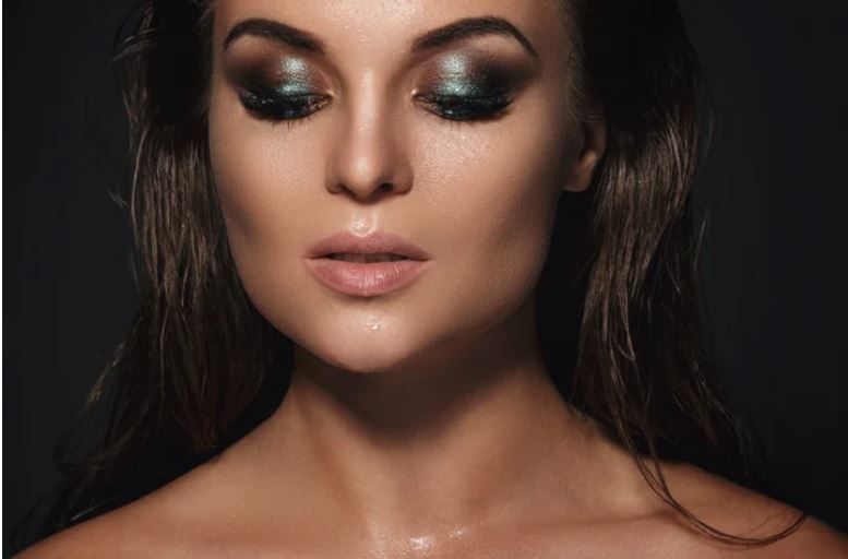 Який макіяж зробити на Новий рік 2021: варіанти в фото