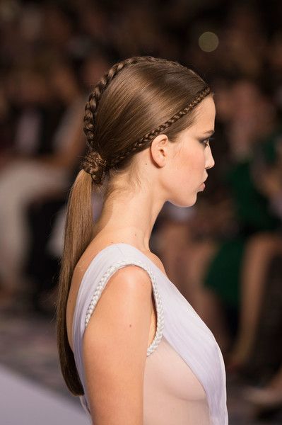 Модні зачіски 2021: тренди зачісок на довге волосся на весь рік