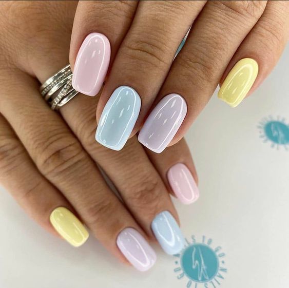 Манікюр літо 2021: тренди модного літнього манікюру