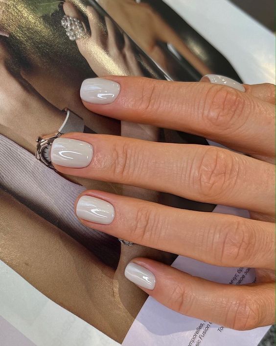 Манікюр літо 2021: тренди модного літнього манікюру