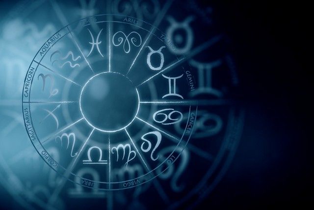 Гороскоп на 2 января 2022 года от экстрасенсов СТБ