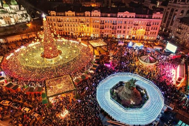 Де зустрічати Новий рік 2022 в Україні: варіанти проведення новорічних свят елка в киеве 2022