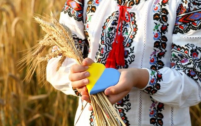 Украинские звезды призвали россиян не молчать