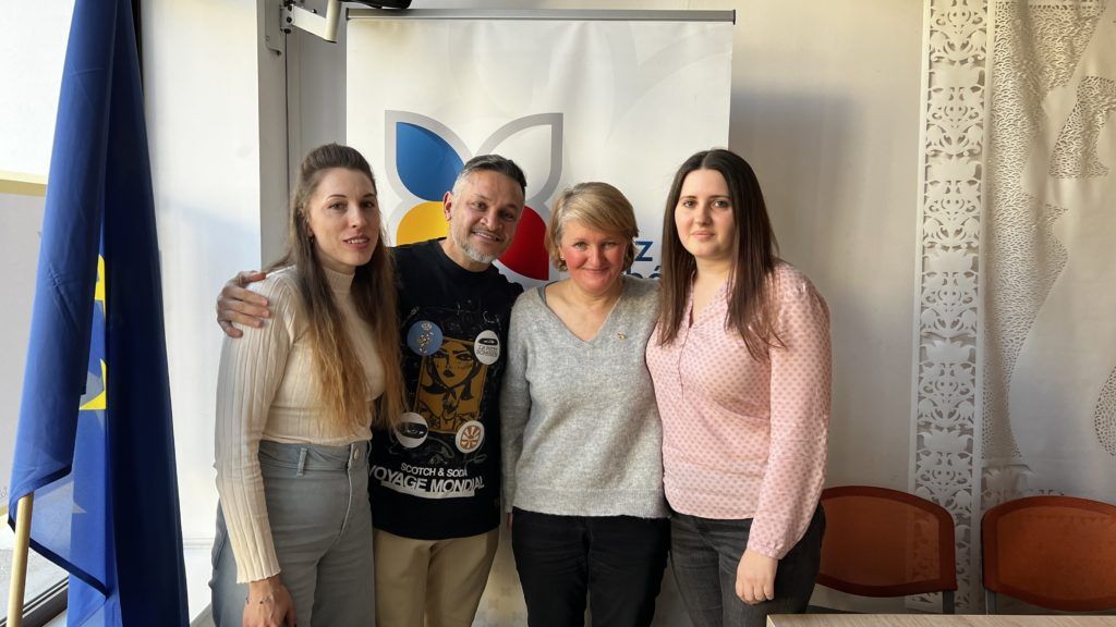 #ДобріІсторії. Эктор Хименес-Браво: Готовим 2000 обедов в день для военных Эктор Хименес-Браво: Готовим 2000 обедов в день для военных | Телеканал СТБ