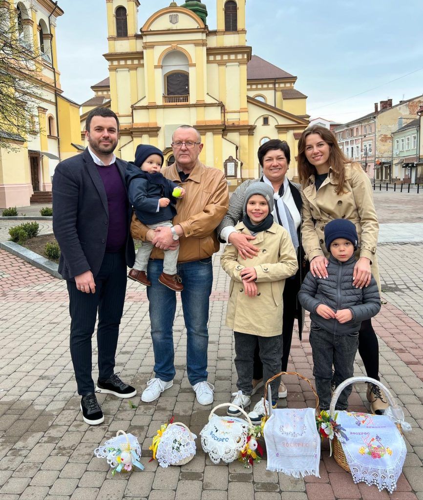 Григорий Решетник вспомнил яркие истории, связанные с мамой День матери 2022: Григорий Решетник вспомнил яркие истории, связанные с мамой