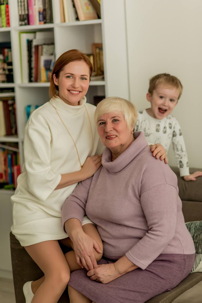 Нежность моей мамы — это то, что я помнила ярче: Наталья Денисенко поделилась теплыми воспоминаниями о маме Наталка Денисенко і мама