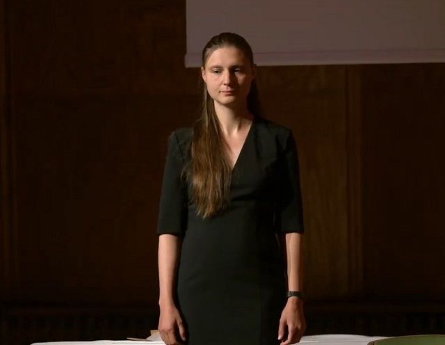 Ми з України: Украинка Марина Вязовская получила самую престижную математическую награду Марина Вязовская получила Медаль Филдса — наивысшую награду по математике