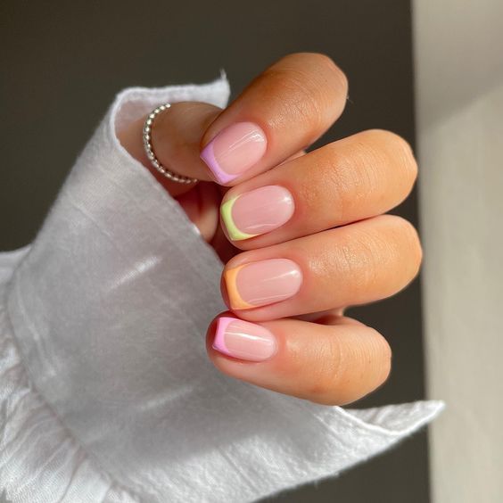 Літній манікюр 2024: ідеї для вашого наступного візиту в салон Манікюр літо 2024: тренди літнього манікюру для нігтів