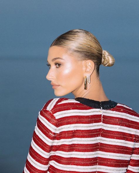 Модні зачіски літа 2023: аксесуари для укладення волосся цього літа Модні зачіски літа 2023: тренди цього сезону