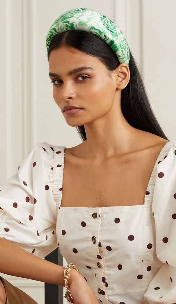 Модні зачіски літа 2023: аксесуари для укладення волосся цього літа Модні зачіски літа 2023: тренди цього сезону